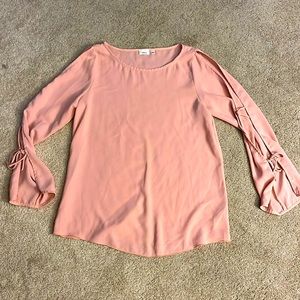 Aritzia Eilfred‎ small dusty pink blouse w/full tie up sleeves size small